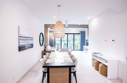Grace Bay Hotel | Seascape Grace Bay Hotel & Townhome Villas
