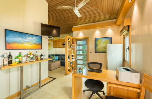 Venetian Road Settlement Hotel | One On Marlin – Adults Only