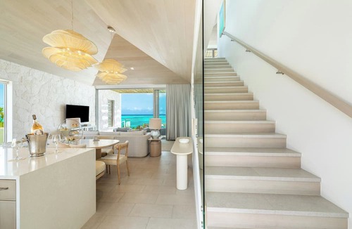 Providenciales Hotel | Rock House