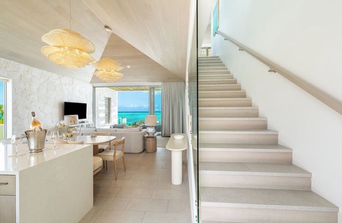 Providenciales Hotel | Rock House