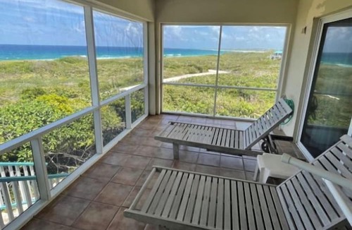 Conch Bar Villa | Dragon Cay Resort