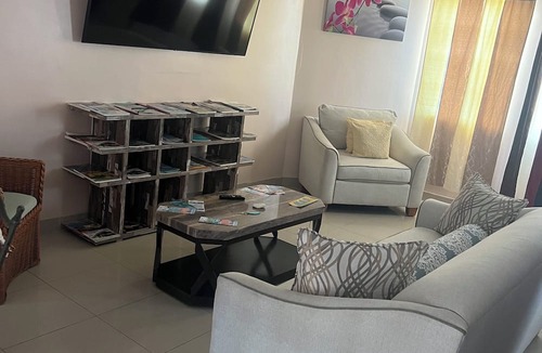 Blue Hills House | Island Turquoise Rental