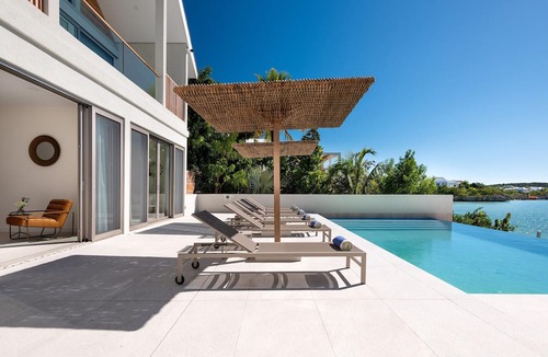 Ocean Point Villa | La Mer Villa South Oceanfront Luxury on Sapodilla Bay