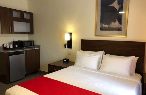 Providenciales Hotel | The Lodgings Hotel SureStay Collection by Best Western