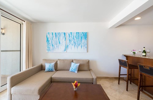 The Bight Condo | La Vista Azul Modern Condo Ocean Views