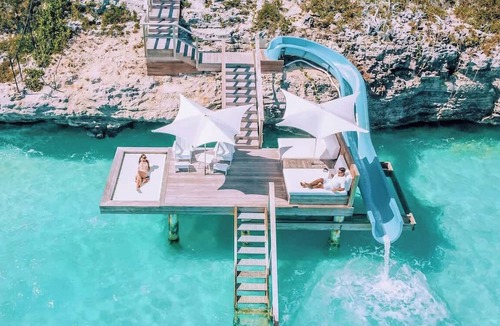 Venetian Road Settlement Villa | Oceanfront Luxury Villa | Infinity Pool w/Slide