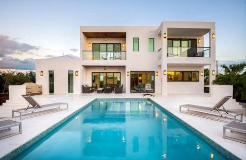 Long Bay Hills Villa | Gated Long Bay Villa Near Grace Bay with Pool