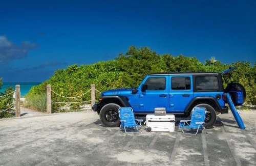 Leeward Settlement Villa | Ocean Dream 5 BR Villa Azur