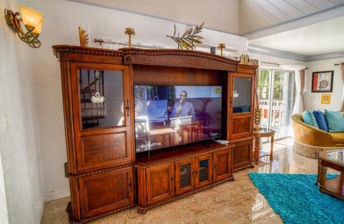 Ocean Point House | Tropical Paradise, Pool, Beaches & 360 Views