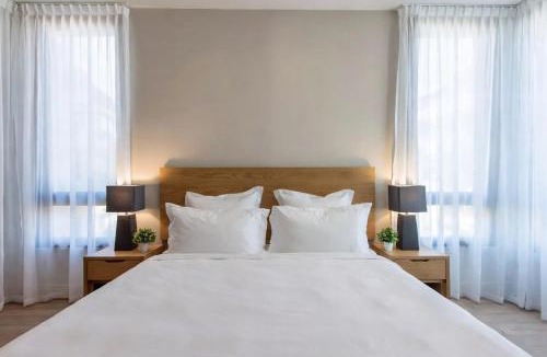 Male Apartment | Silver