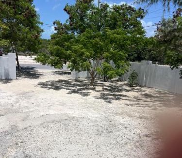 Venetian Road Settlement Apartment | Steps Away from Adventure -2bedroom & 2 Bath