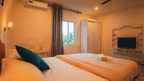 Maradhoo House | Transit Tower