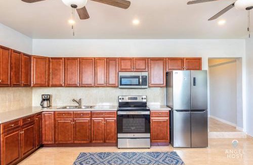 Ocean Point House | Charming Guest House near Chalk Sound and the Beach