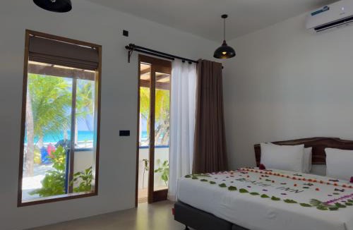 Vashafaru House | Beach Inn Vashafaru