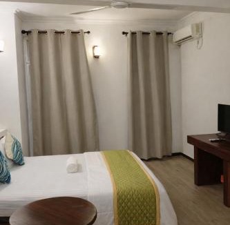Male House | Arrival view