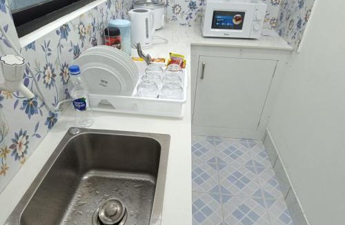Male House | Ontrack Travel