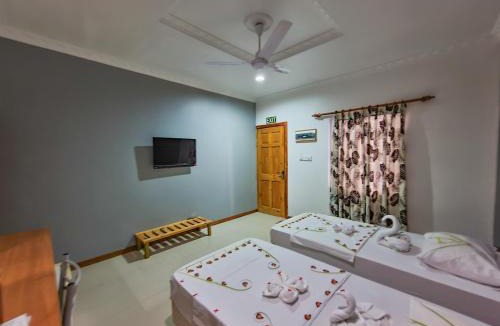 Thoddoo House | Serene Sky Guest house