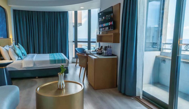 UMET Seaview Hotel with Free Roundtrip Airport Pick up and drop off in Malé