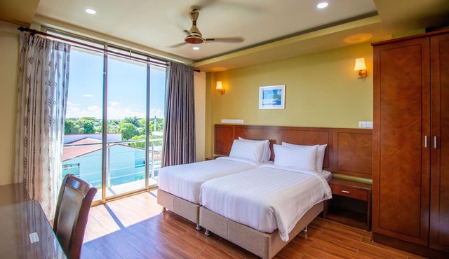 Blue Wave Guest House in Kudahuvadhoo