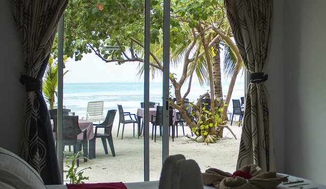 Crown Beach Hotel Maldives in Dhiffushi