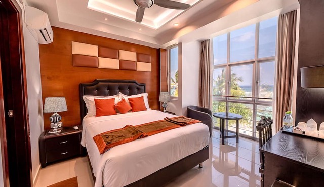 Rivethi Beach hotel in Hulhumalé