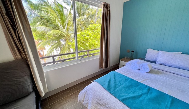 Wave Crest Retreat in Thulusdhoo Island
