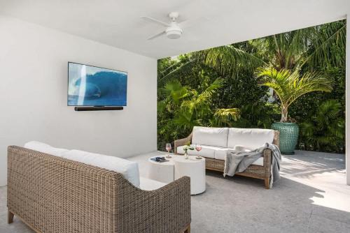 Villa Seabatical in Long Bay Hills