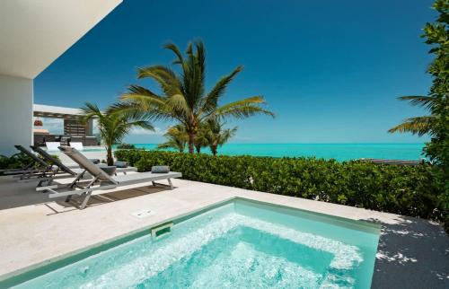 Ocean Dream 5 BR Villa Aqua in Long Bay Hills