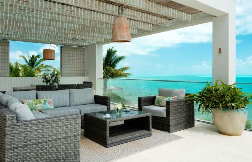Ocean Dream 5 BR Villa Azur in Long Bay Hills
