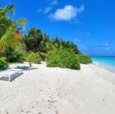 Tropical Sands By Reef Tour in Kelaa