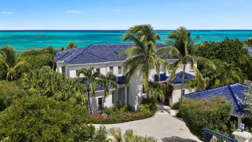 Aqualina Villa in Turtle Cove