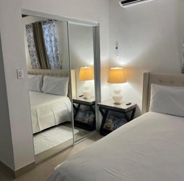 Steps Away from Adventure -2bedroom & 2 Bath in Turtle Cove