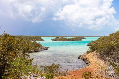 Charming Guest House near Chalk Sound and the Beach in Providenciales